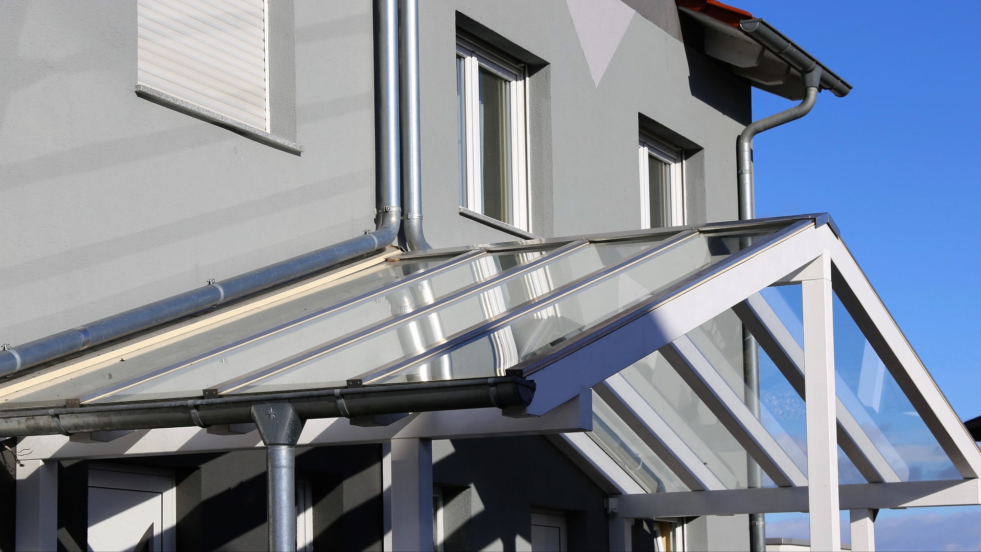 Haustür-Vordach aus Glas (Glass canopy front door)